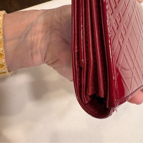 BURBERRY Nova Check Patent Leather Bi-fold Long Wallet Red - Picture 7 of 16